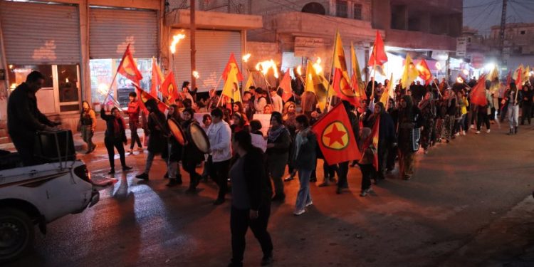 Amûdêli gençlerden meşaleli yürüyüş: Şehitlerin intikamını alacağız!