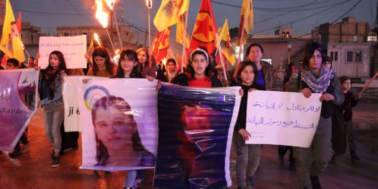 Amûdêli gençlerden meşaleli yürüyüş: Şehitlerin intikamını alacağız!