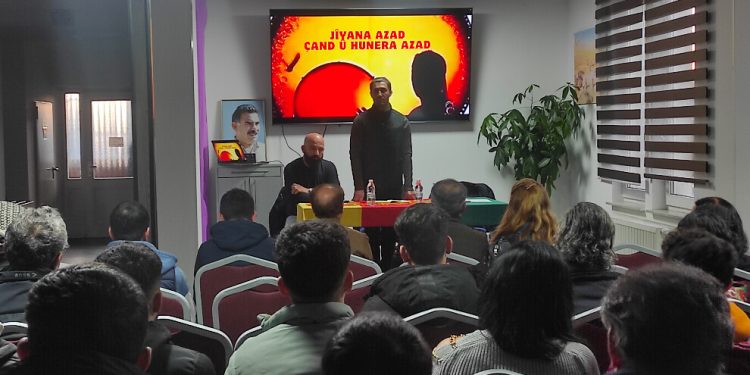 TEV-ÇAND’dan Stuttgart’ta asimilasyona karşı panel