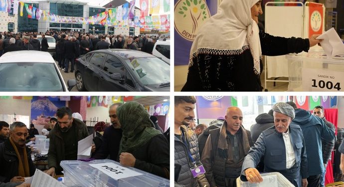 DEM Parti birçok kentte halk oylaması gerçekleştiriyor |