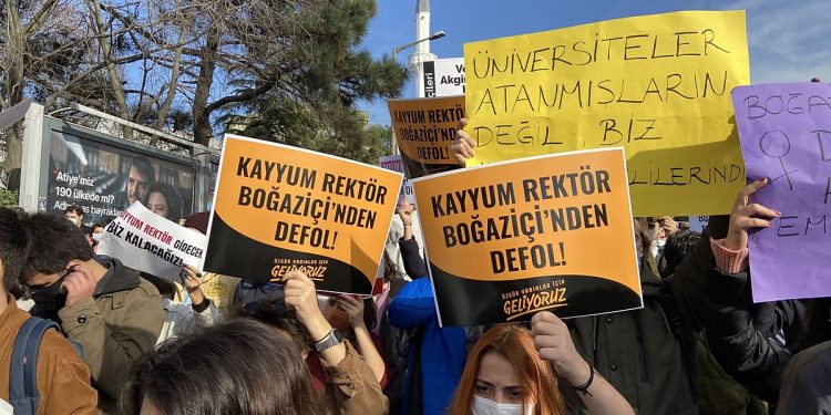 Boğaziçi su alıyor!