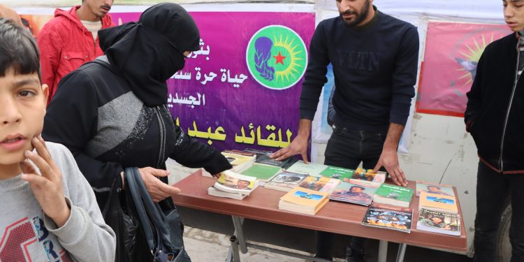 Minbiçli gençler, Gezgin Kütüphane faaliyetiyle Önder Apo’nun fikirlerini yayıyor