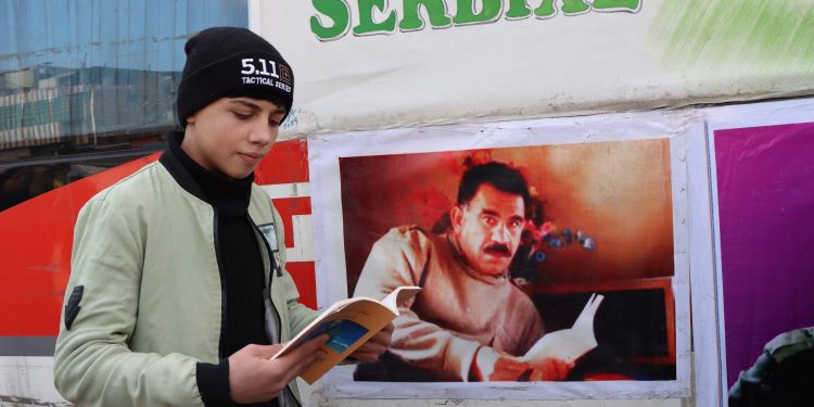 Minbiçli gençler, Gezgin Kütüphane faaliyetiyle Önder Apo’nun fikirlerini yayıyor