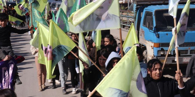 Tevgera Xwendekarên Jin, Önder Apo için yürüdü