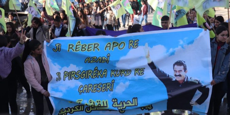 Tevgera Xwendekarên Jin, Önder Apo için yürüdü