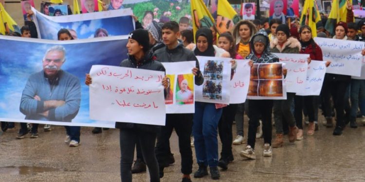 Efrîn ve Şehba halkı saldırılara karşı alanlarda