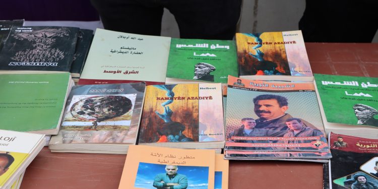 Minbiçli gençler, Gezgin Kütüphane faaliyetiyle Önder Apo’nun fikirlerini yayıyor