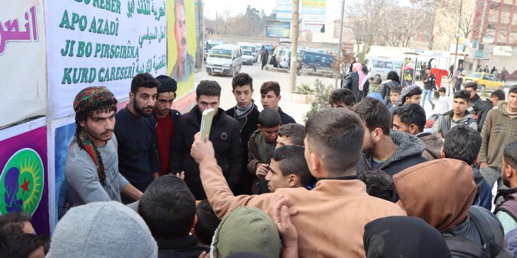 Minbiçli gençler, Gezgin Kütüphane faaliyetiyle Önder Apo’nun fikirlerini yayıyor