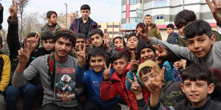 Minbiçli gençler, Gezgin Kütüphane faaliyetiyle Önder Apo’nun fikirlerini yayıyor