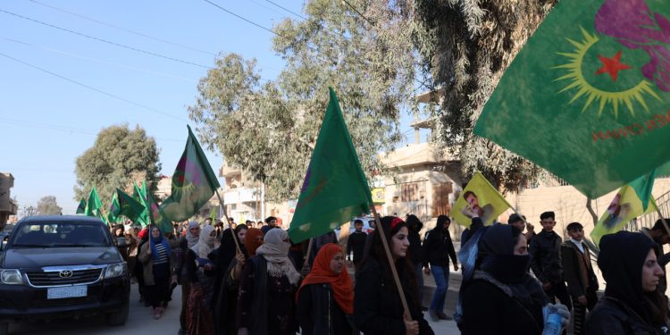 “Barzani ailesinin İhanetine karşı her yer Direniş her yer Gerilla”