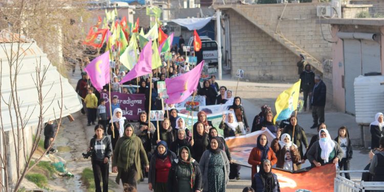 Maxmur’da Paris Katliamı kınandı