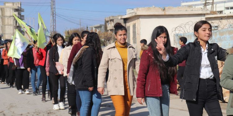 Tevgera Xwendekarên Jin, Önder Apo için yürüdü