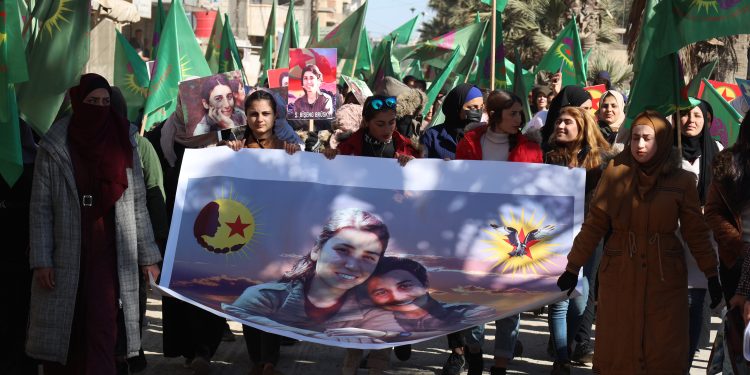 Şehit Sara ve Bişeng, Yekitiya Jinên Ciwan öncülüğünde gerçekleştirilen bir yürüyüşle anıldı