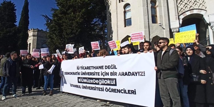 Devrimci Gençlik Dernekleri: “Üniversite halka açılmıyor ama endişelerin halka kapalı üniversiteyi işaret etmesi de doğru değil”