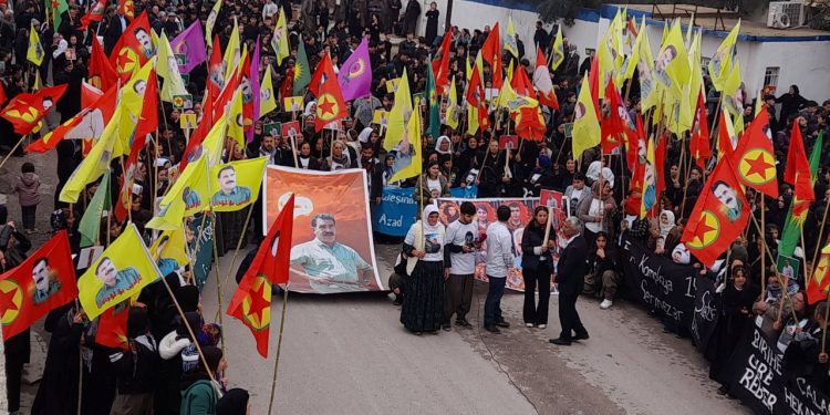 Maxmur halkı alanlarda: Önder Apo’ya özgürlük!