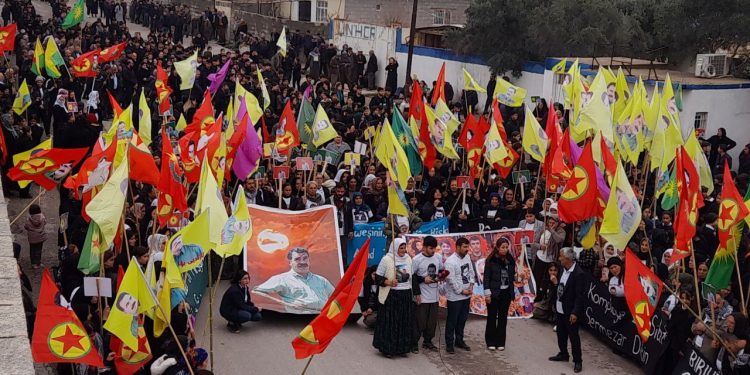 Maxmur halkı alanlarda: Önder Apo’ya özgürlük!