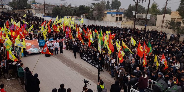 Maxmur halkı alanlarda: Önder Apo’ya özgürlük!