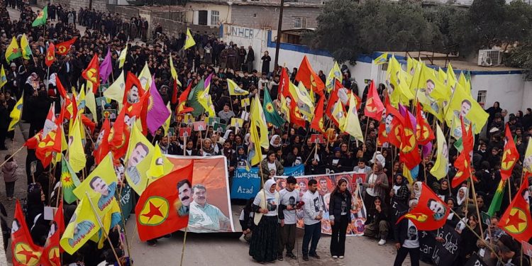 Maxmur halkı alanlarda: Önder Apo’ya özgürlük!