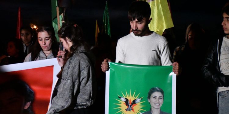 Halep’de gençler, Şehit Sara ve Şehit Bişeng’i andı