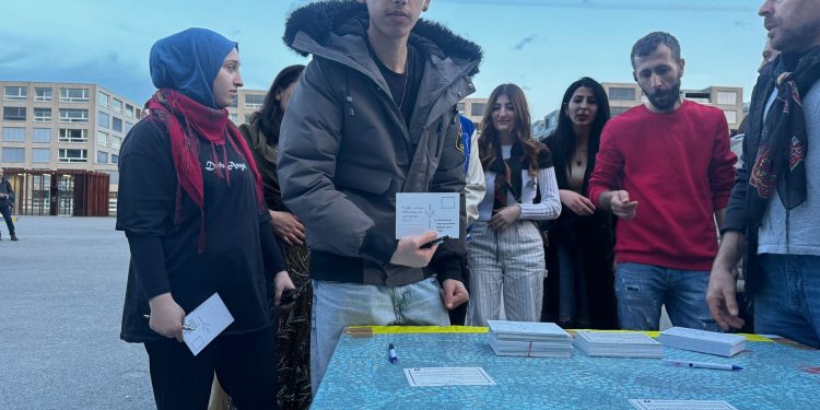 Biel Newroz ateşini büyüttü