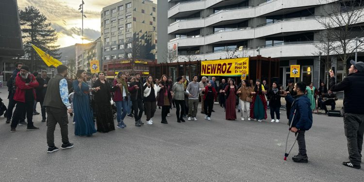 Biel Newroz ateşini büyüttü