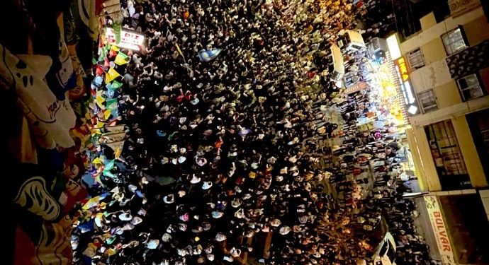 Akdeniz’de DEM Parti önde; halk sokaklarda