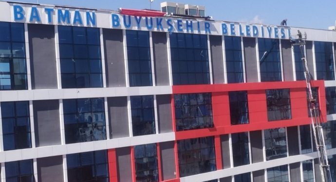 Kayyım Êlih’i ‘Büyükşehir’ yaptı