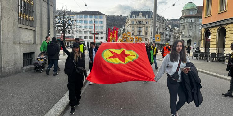 Biel Newroz ateşini büyüttü