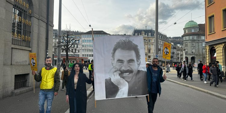 Biel Newroz ateşini büyüttü