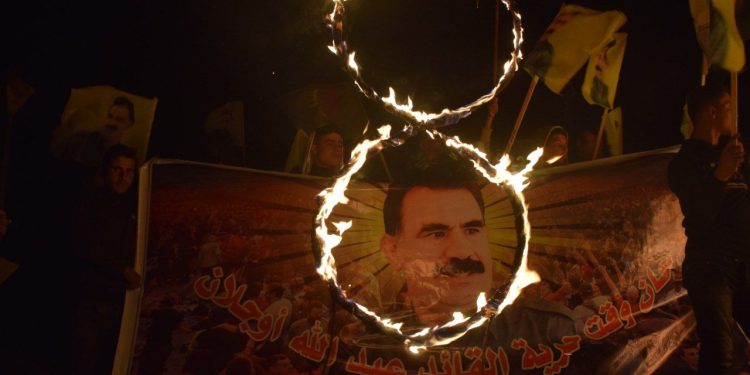 Dünya Emekçi Kadınlar Günü münasebetiyle Minbic’te Genç Kadınlar Birliği tarafından meşaleli yürüyüş düzenlendi