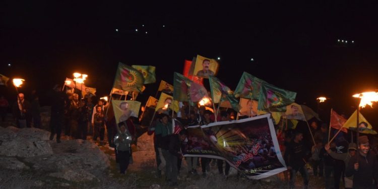 Dünya Emekçi Kadınlar Günü münasebetiyle Minbic’te Genç Kadınlar Birliği tarafından meşaleli yürüyüş düzenlendi