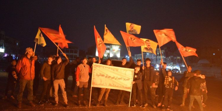 Minbiç gençleri’nden Newroz coşkusu: AGIR BERDE ERŞÊ FAŞİZMÊ