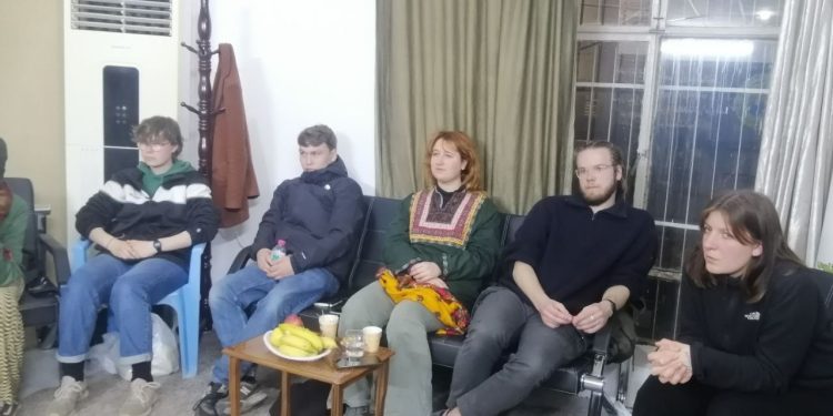 Enternasyonalist gençler Güney Kürdistan gençleriyle bir araya geldi