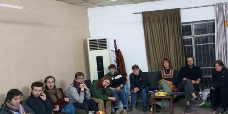 Enternasyonalist gençler Güney Kürdistan gençleriyle bir araya geldi