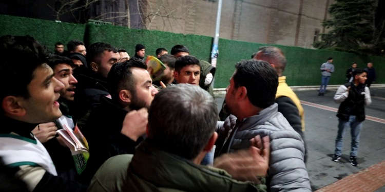 Elîh’de bildiri dağıtan gençlere polis müdahalesi