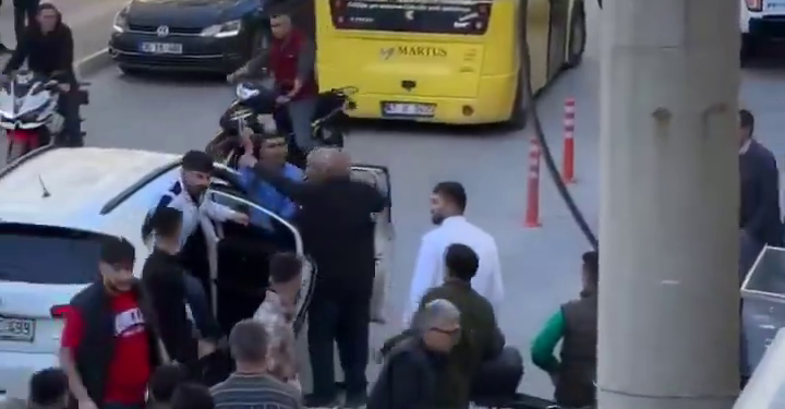 Eli kanlı devlet çeteleri halka silah çekti