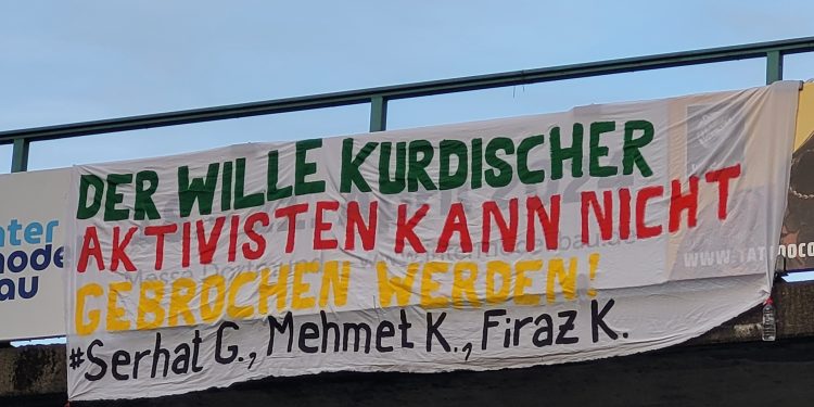 Avrupa’daki Kürt aktivistler için pankartlı eylem