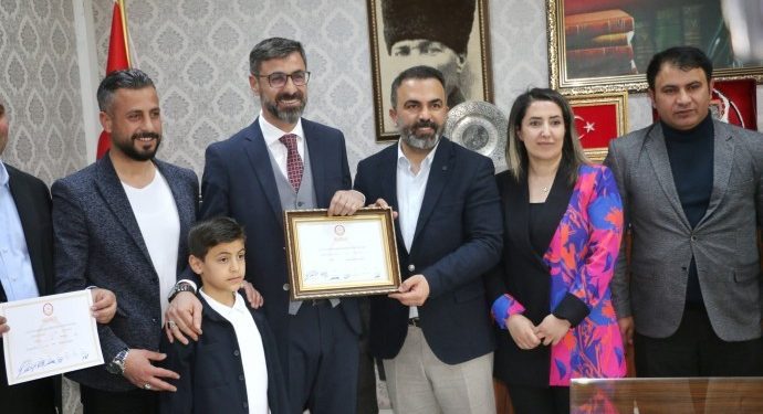 Bedlîs’te itiraz süreci sonuçlanmadan mazbata AKP’li adaya verildi