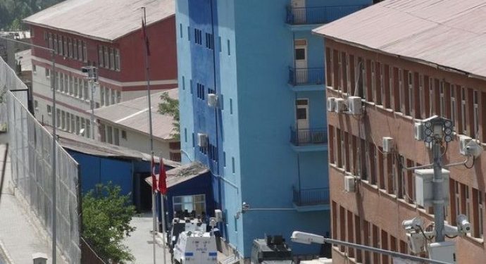 Tecavüz edilerek ölüme sürüklenen Esra Y.’nin ailesi gözaltına alındı