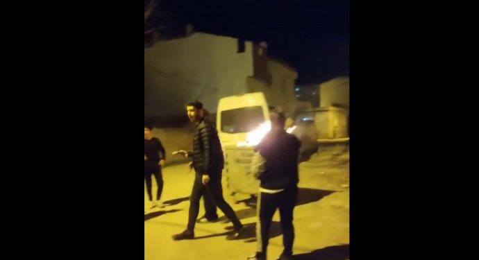 Mezopotamya Ajansı Curnê Reş’te AKP’li adayın yeğeninin oy pusulalarını yaktığı anların görüntülerine ulaştı