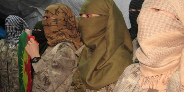 Şehit Bişeng ve Şehit Sara’nın intikamı için 26 genç kadın Önderliğe katıldıklarını duyurdu