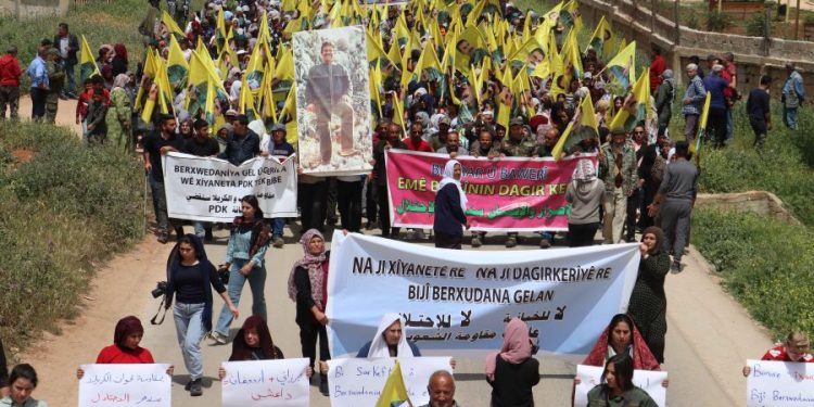 Efrîn ve Reqa’da işgale karşı protesto eylemleri
