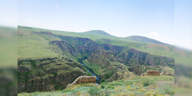 Ava Reş’in öteki tarafı: Hamayak ve Hamazaz