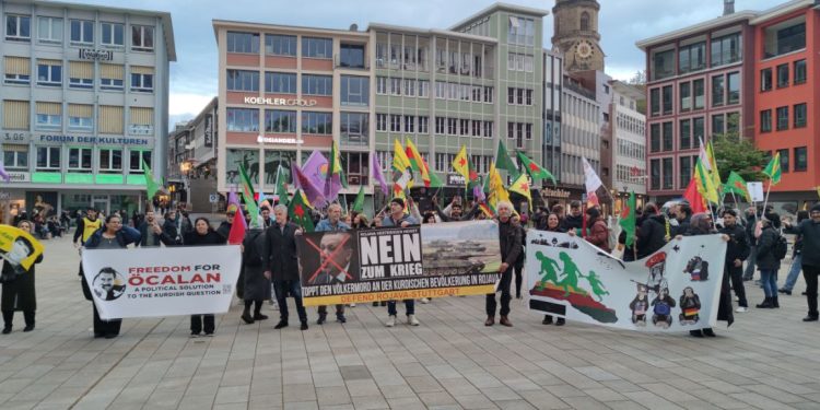 STUTTGART’TA YÜRÜYÜŞ : KURDİSTANI SAVUNUN !