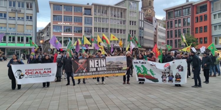 STUTTGART’TA YÜRÜYÜŞ : KURDİSTANI SAVUNUN !