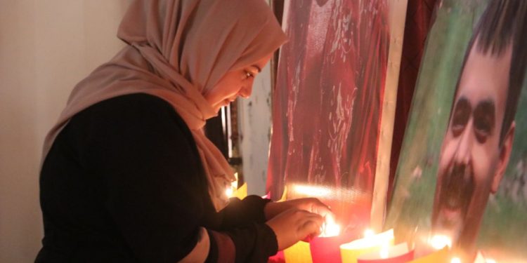 Tabqa ve Reqa şehirlerinde, Şehit Bişeng, Şehit Sara ve Şehit Tolhildan için anma!