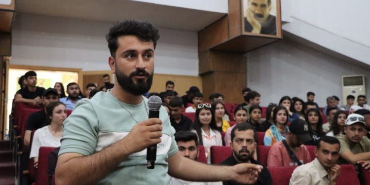 Qamışlo’daki lise ve üniversite öğrencileri kongre öncesi bir araya geldi