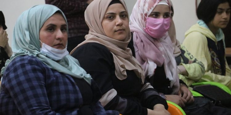 Tabqa ve Reqa şehirlerinde, Şehit Bişeng, Şehit Sara ve Şehit Tolhildan için anma!