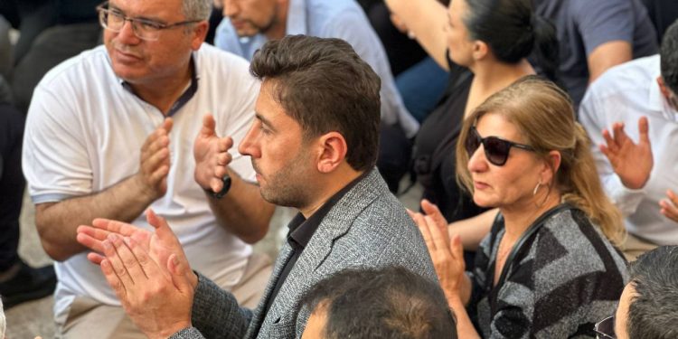 Mersin’de halk iradesine dönük darbe protesto edildi