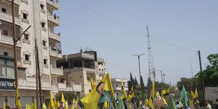 Efrîn ve Reqa’da işgale karşı protesto eylemleri